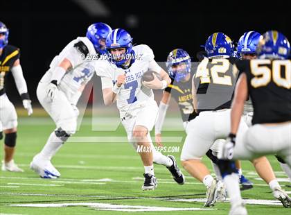 Thumbnail 1 in Barbers Hill vs. Anderson (UIL 5A D1 Football Area Championship) photogallery.