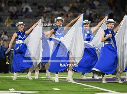 Thumbnail 2 in Barbers Hill vs. Anderson (UIL 5A D1 Football Area Championship) photogallery.