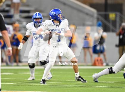 Thumbnail 3 in Barbers Hill vs. Anderson (UIL 5A D1 Football Area Championship) photogallery.