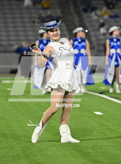 Thumbnail 3 in Barbers Hill vs. Anderson (UIL 5A D1 Football Area Championship) photogallery.