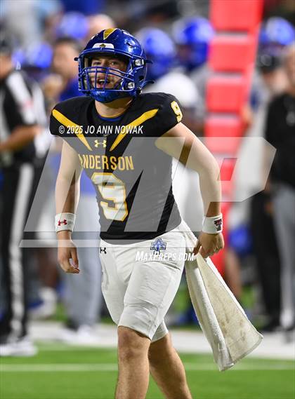 Thumbnail 3 in Barbers Hill vs. Anderson (UIL 5A D1 Football Area Championship) photogallery.