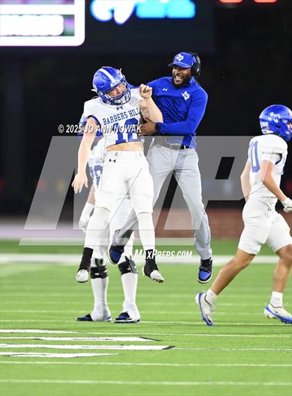 Thumbnail 1 in Barbers Hill vs. Anderson (UIL 5A D1 Football Area Championship) photogallery.