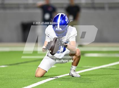 Thumbnail 1 in Barbers Hill vs. Anderson (UIL 5A D1 Football Area Championship) photogallery.