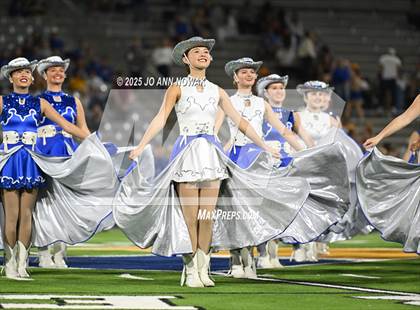 Thumbnail 1 in Barbers Hill vs. Anderson (UIL 5A D1 Football Area Championship) photogallery.