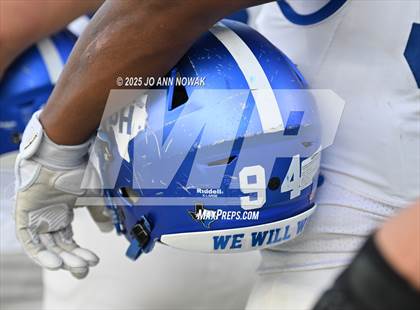 Thumbnail 1 in Barbers Hill vs. Anderson (UIL 5A D1 Football Area Championship) photogallery.