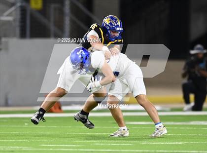 Thumbnail 1 in Barbers Hill vs. Anderson (UIL 5A D1 Football Area Championship) photogallery.