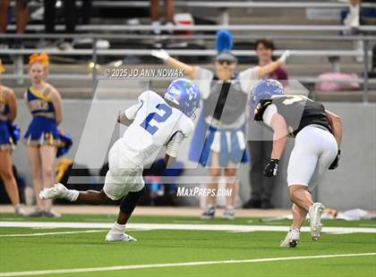 Thumbnail 3 in Barbers Hill vs. Anderson (UIL 5A D1 Football Area Championship) photogallery.