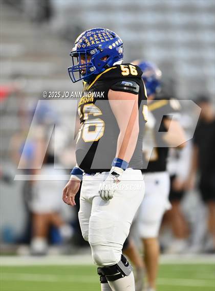 Thumbnail 1 in Barbers Hill vs. Anderson (UIL 5A D1 Football Area Championship) photogallery.