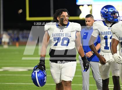 Thumbnail 2 in Barbers Hill vs. Anderson (UIL 5A D1 Football Area Championship) photogallery.