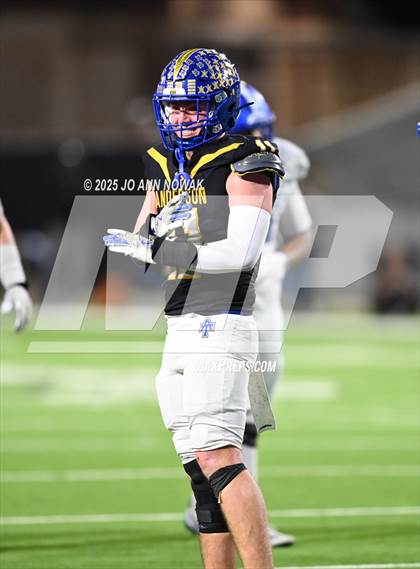 Thumbnail 3 in Barbers Hill vs. Anderson (UIL 5A D1 Football Area Championship) photogallery.