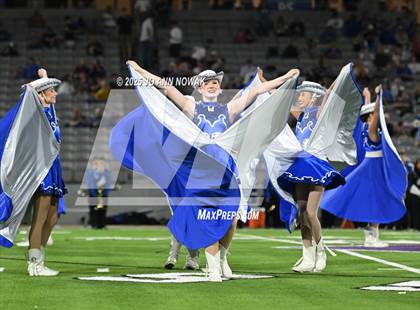 Thumbnail 1 in Barbers Hill vs. Anderson (UIL 5A D1 Football Area Championship) photogallery.