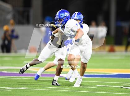Thumbnail 1 in Barbers Hill vs. Anderson (UIL 5A D1 Football Area Championship) photogallery.