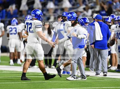 Thumbnail 3 in Barbers Hill vs. Anderson (UIL 5A D1 Football Area Championship) photogallery.