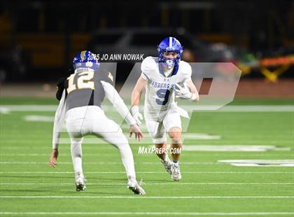 Thumbnail 2 in Barbers Hill vs. Anderson (UIL 5A D1 Football Area Championship) photogallery.