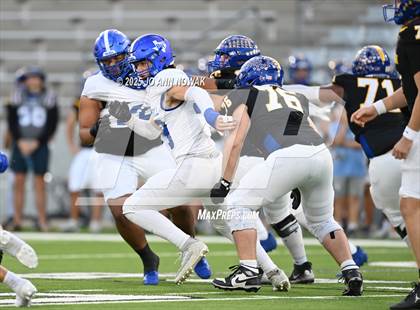 Thumbnail 1 in Barbers Hill vs. Anderson (UIL 5A D1 Football Area Championship) photogallery.