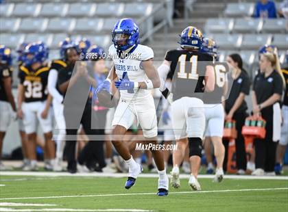 Thumbnail 3 in Barbers Hill vs. Anderson (UIL 5A D1 Football Area Championship) photogallery.