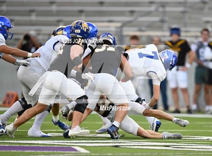 Thumbnail 1 in Barbers Hill vs. Anderson (UIL 5A D1 Football Area Championship) photogallery.