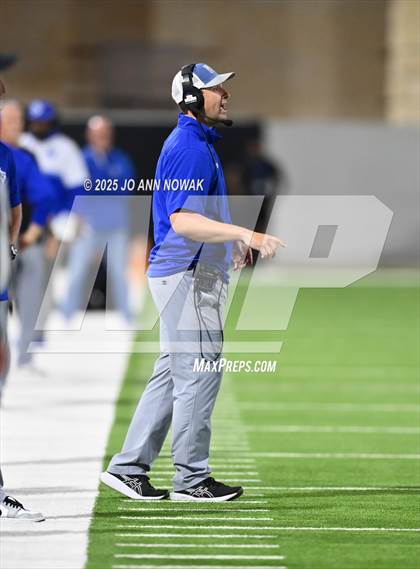 Thumbnail 1 in Barbers Hill vs. Anderson (UIL 5A D1 Football Area Championship) photogallery.