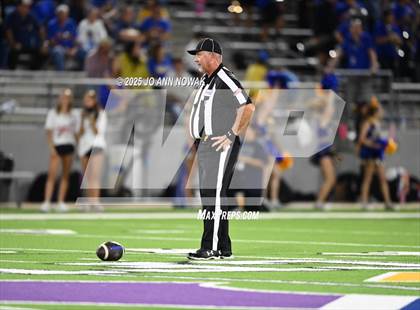 Thumbnail 3 in Barbers Hill vs. Anderson (UIL 5A D1 Football Area Championship) photogallery.