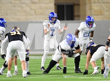 Thumbnail 3 in Barbers Hill vs. Anderson (UIL 5A D1 Football Area Championship) photogallery.