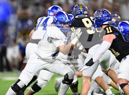 Thumbnail 1 in Barbers Hill vs. Anderson (UIL 5A D1 Football Area Championship) photogallery.
