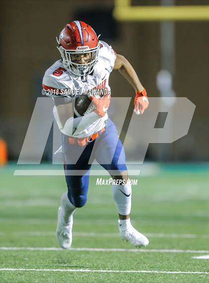 Thumbnail 2 in La Salle vs St. Genevieve photogallery.