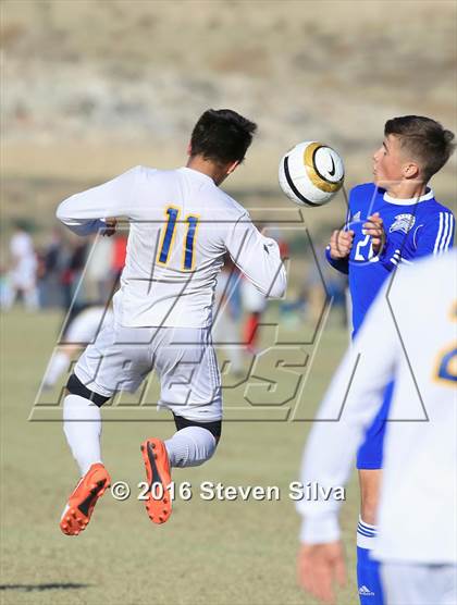 Thumbnail 1 in Chula Vista vs. Warren (21st Annual SoCal Classic) photogallery.