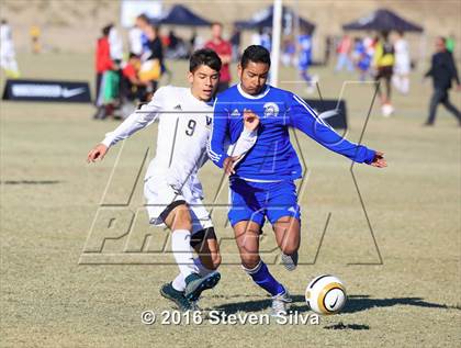 Thumbnail 3 in Chula Vista vs. Warren (21st Annual SoCal Classic) photogallery.