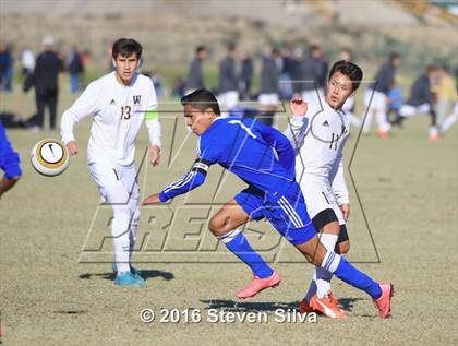 Thumbnail 2 in Chula Vista vs. Warren (21st Annual SoCal Classic) photogallery.