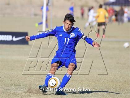 Thumbnail 2 in Chula Vista vs. Warren (21st Annual SoCal Classic) photogallery.