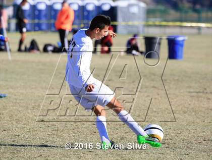 Thumbnail 1 in Chula Vista vs. Warren (21st Annual SoCal Classic) photogallery.