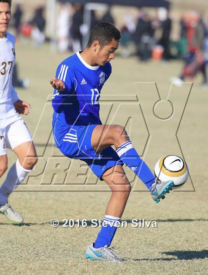 Thumbnail 2 in Chula Vista vs. Warren (21st Annual SoCal Classic) photogallery.