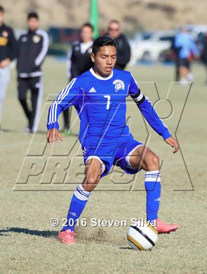 Thumbnail 3 in Chula Vista vs. Warren (21st Annual SoCal Classic) photogallery.