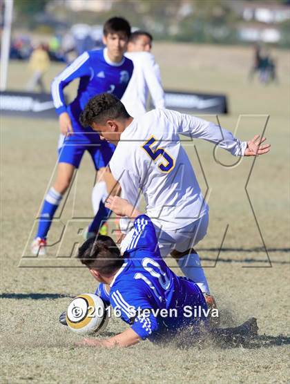 Thumbnail 1 in Chula Vista vs. Warren (21st Annual SoCal Classic) photogallery.
