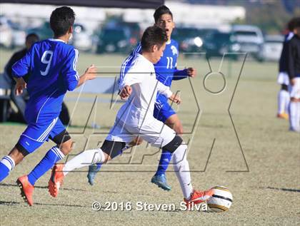 Thumbnail 2 in Chula Vista vs. Warren (21st Annual SoCal Classic) photogallery.