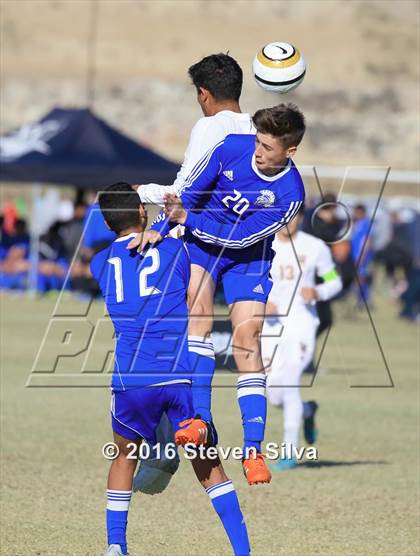 Thumbnail 1 in Chula Vista vs. Warren (21st Annual SoCal Classic) photogallery.