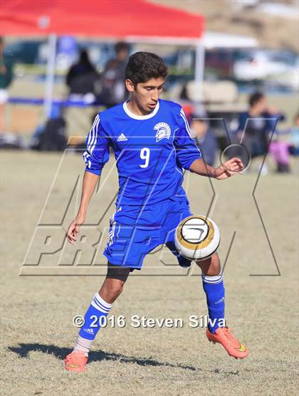 Thumbnail 3 in Chula Vista vs. Warren (21st Annual SoCal Classic) photogallery.