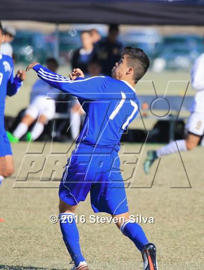 Thumbnail 2 in Chula Vista vs. Warren (21st Annual SoCal Classic) photogallery.