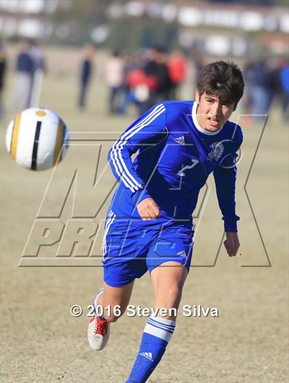 Thumbnail 2 in Chula Vista vs. Warren (21st Annual SoCal Classic) photogallery.