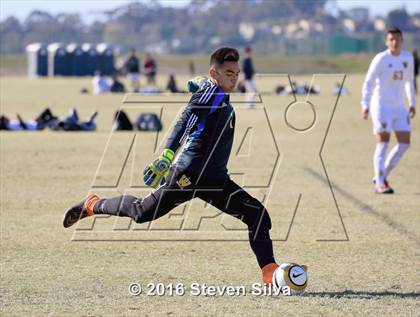 Thumbnail 3 in Chula Vista vs. Warren (21st Annual SoCal Classic) photogallery.