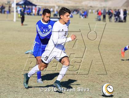 Thumbnail 3 in Chula Vista vs. Warren (21st Annual SoCal Classic) photogallery.