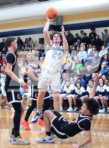 Thumbnail 1 in Southwest Onslow @ East Carteret (NCHSAA Round 2) photogallery.