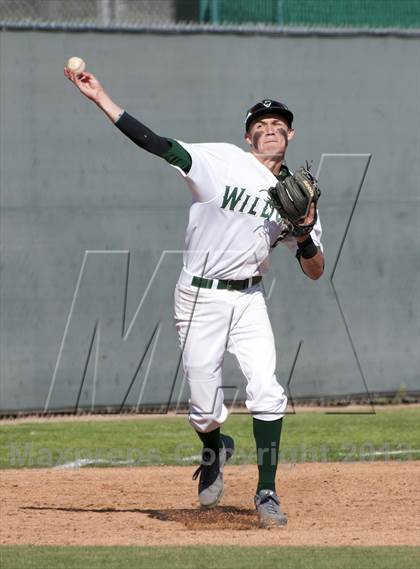 Thumbnail 2 in Canyon vs. Brea Olinda photogallery.