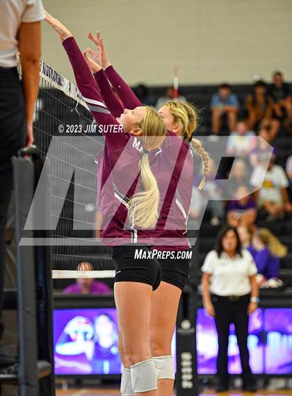 Thumbnail 2 in College Station vs Magnolia photogallery.