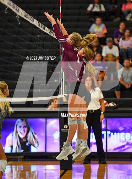 Thumbnail 3 in College Station vs Magnolia photogallery.