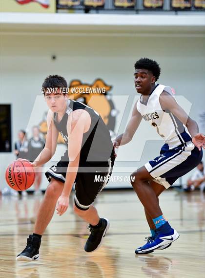 Thumbnail 2 in Jacksonville Lighthouse vs. Bigelow (AAA 2A District Playoff) photogallery.