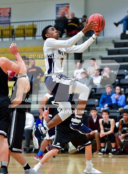 Thumbnail 3 in Jacksonville Lighthouse vs. Bigelow (AAA 2A District Playoff) photogallery.