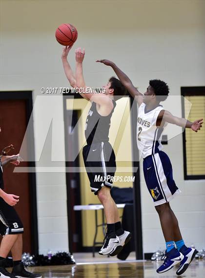 Thumbnail 3 in Jacksonville Lighthouse vs. Bigelow (AAA 2A District Playoff) photogallery.