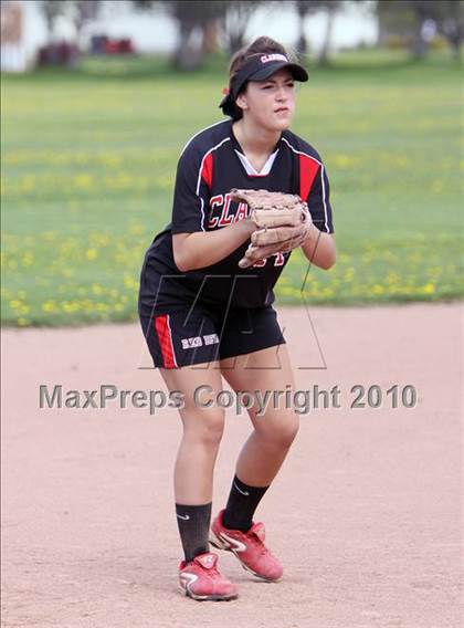 Thumbnail 1 in Clarence vs West Seneca East (13th Depew Tournament) photogallery.