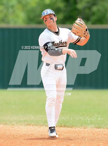 Thumbnail 2 in Berwick vs. Grant (LHSAA 3A Quarterfinal Playoff) photogallery.